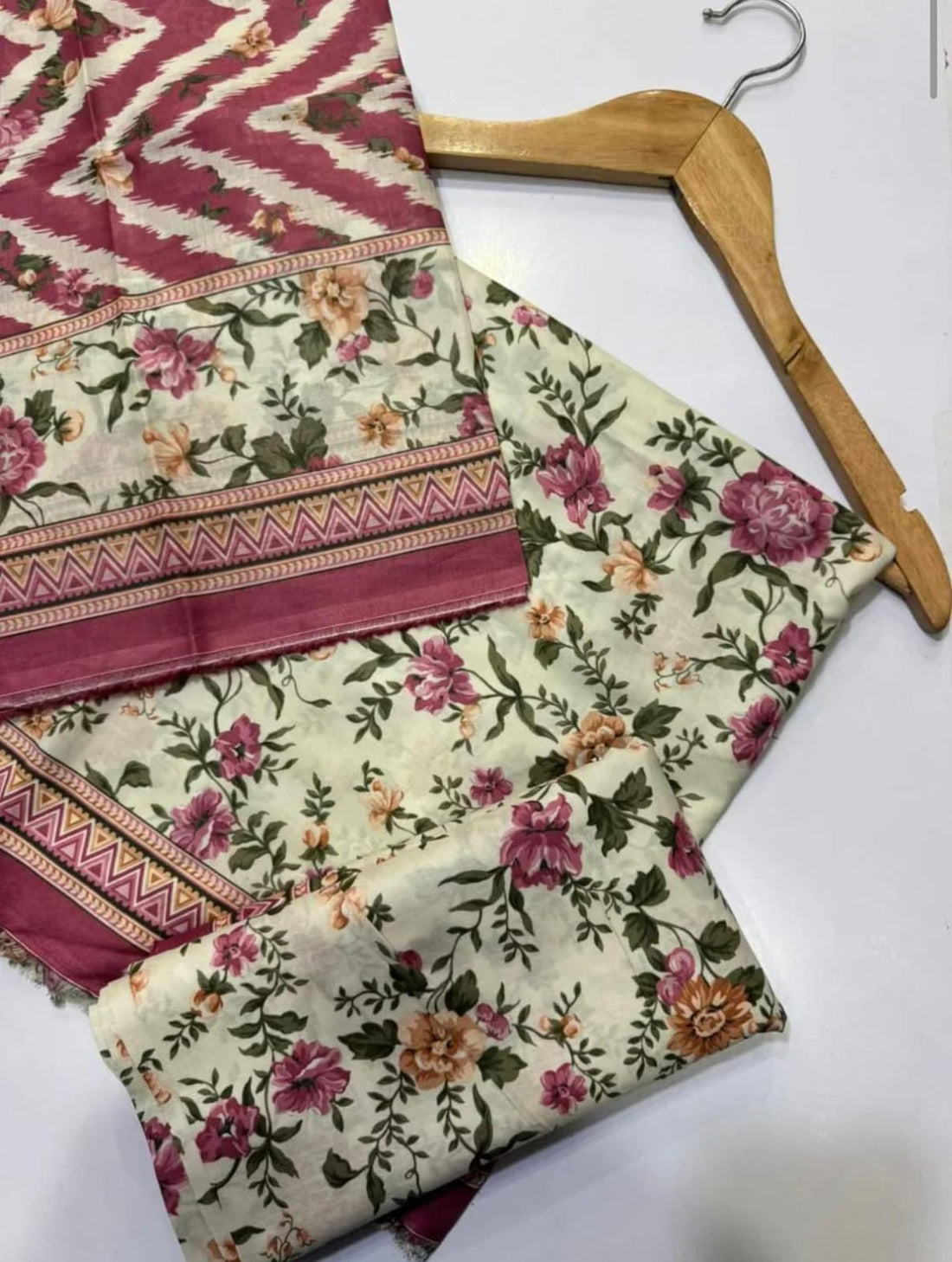 Pre Season Summer Sale 3Pcs Bin Saeed Printed Lawn [Random Articles]