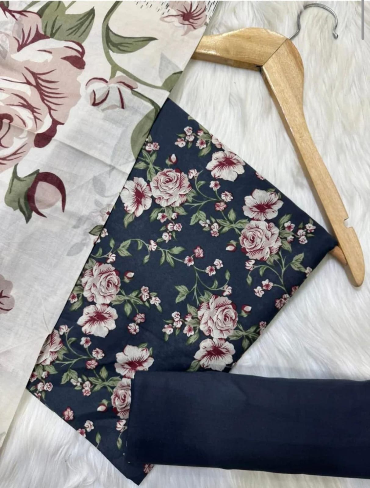 Pre Season Summer Sale 3Pcs Bin Saeed Printed Lawn [Random Articles]