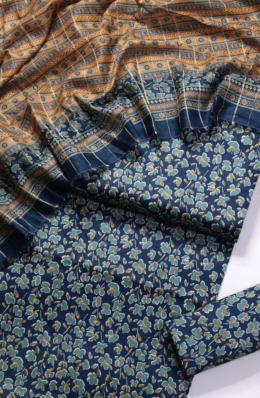 Printed Lawn Unstitched 3 Piece Suit